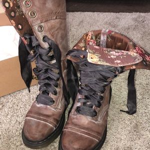 Dr Martens triumph 1914